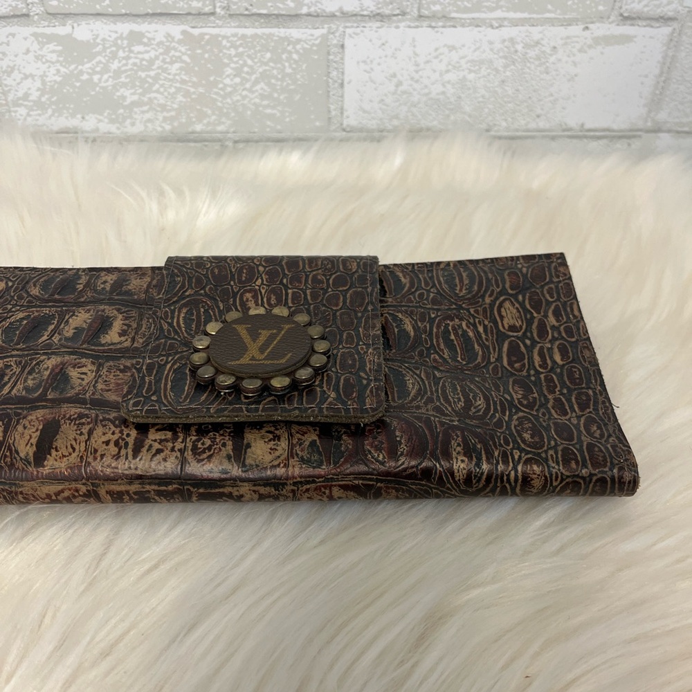 Keep It Gypsy Upcycled Croc Embossed Leather Large Wallet - Picture 5 of 8